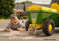 ROLLY TOYS PRZYCZEPA DO TRAKTORA SIEWNIK PIASKARKA JOHN DEERE 125111