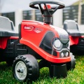 FALK JEŹDZIK TRAKTOREK BABY CAHE IH CZERWONY Z PRZYCZEPKĄ + AKCESORIA 238C