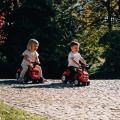 FALK JEŹDZIK TRAKTOREK BABY MASSEY FERGUSON CZERWONY Z PRZYCZEPKĄ + AKCESORIA 241C