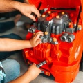 DUŻA CIĘŻARÓWKA MECHANIK - ZESTAW KONSTRUKCYJNY DO SKŁADANIA 31262