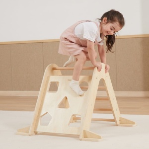 VIGA DREWNIANA DRABINKA TRÓJKĄT WSPINACZKOWY MONTESSORI 44708