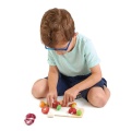 TENDER LEAF TOYS DREWNIANA DESKA DO KROJENIA Z WARZYWAMI TL8274